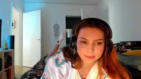 Snapshot of lolaverse chatting on 05-06-26, 01:49 Lola doll online show from 05-06-26, 01:49