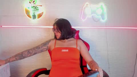 Lola online show from 11-15-25, 11:40