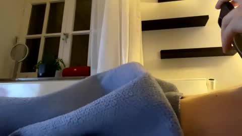 lolboss03 online show from 02-12-25, 09:01