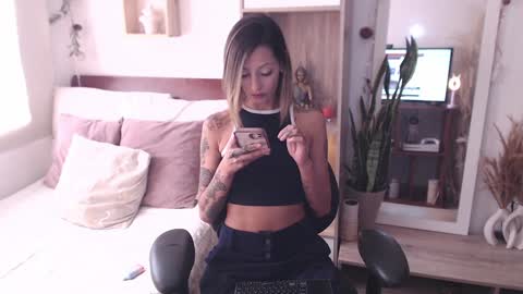 Dear tippers follow me on my new cb account lennarogers online show from 01-24-25, 06:25