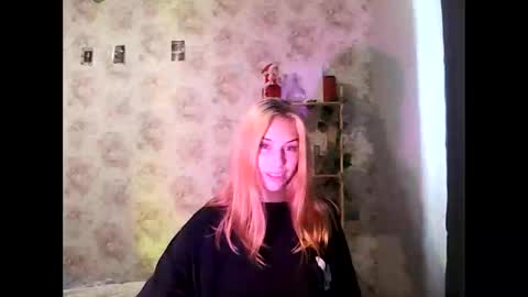 LollaLaKiss online show from 09-22-25, 12:34