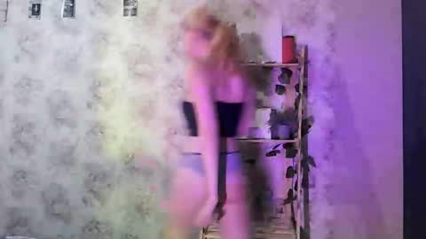 LollaLaKiss online show from 09-26-25, 10:08