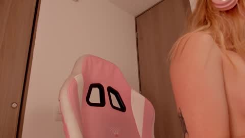 Snapshot of lolly_js_ chatting on 03-07-25, 07:52 Lolly online show from 03-07-25, 07:52