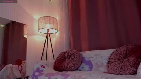 Snapshot of lolly_js_ chatting on 12-17-25, 07:36 Lolly online show from 12-17-25, 07:36