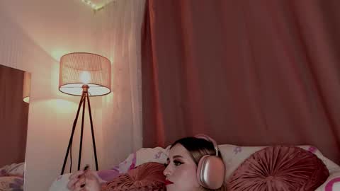 Lolly  online show from 12-23-25, 05:49