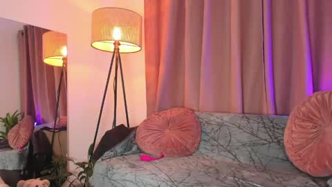 Lolly  online show from 05-27-26, 01:46