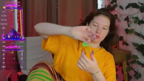 Snapshot of lolly_pump chatting on 10-08-25, 08:01 Mona online show from 10-08-25, 08:01