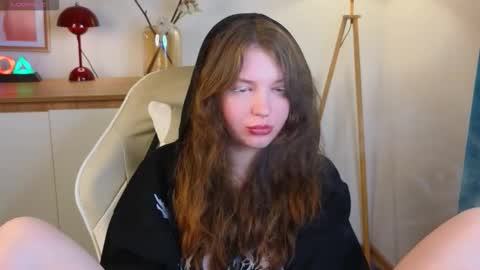 Snapshot of lolly_pump chatting on 10-09-25, 03:21 Mona online show from 10-09-25, 03:21