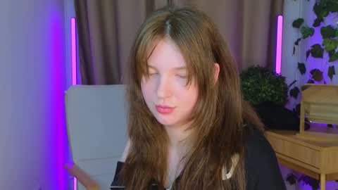 Snapshot of lolly_pump chatting on 10-22-25, 06:51 Mona online show from 10-22-25, 06:51