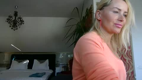 Roxy online show from 11-13-25, 01:32