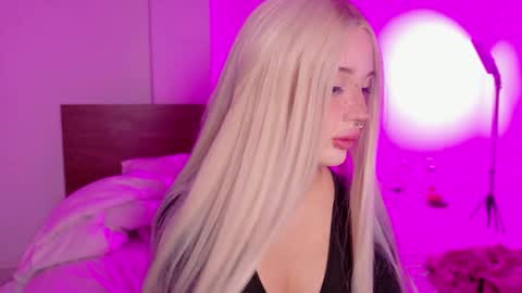 Kari online show from 05-23-26, 02:54