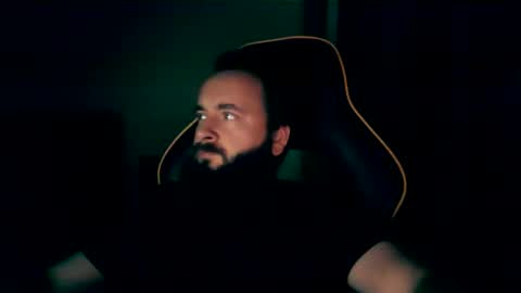 Snapshot of london_man1988 chatting on 12-25-24, 04:22 london_man1988 online show from 12-25-24, 04:22