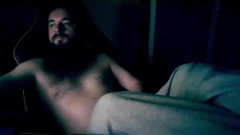 Snapshot of london_man1988 chatting on 01-06-25, 09:43 london_man1988 online show from 01-06-25, 09:43