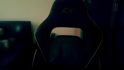 Snapshot of london_man1988 chatting on 01-24-25, 08:44 london_man1988 online show from 01-24-25, 08:44