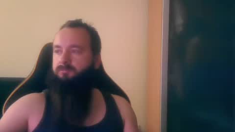 Snapshot of london_man1988 chatting on 10-23-25, 08:13 london_man1988 online show from 10-23-25, 08:13