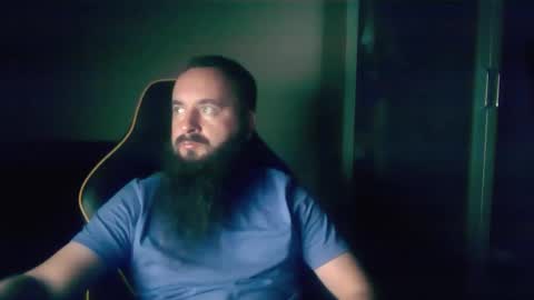 Snapshot of london_man1988 chatting on 11-19-25, 07:03 london_man1988 online show from 11-19-25, 07:03