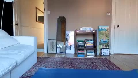 Em online show from 01-16-26, 08:40