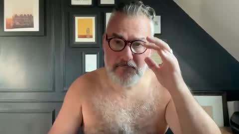 EnglishBear online show from 09-19-25, 12:17