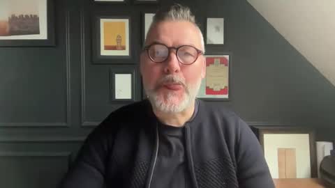 EnglishBear online show from 02-19-26, 10:55