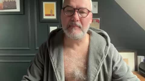 EnglishBear online show from 02-20-26, 09:21