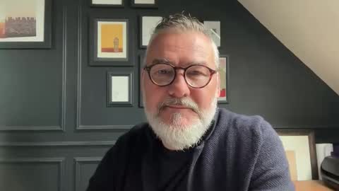 Snapshot of londongent2023 chatting on 06-03-26, 10:07 EnglishBear online show from 06-03-26, 10:07