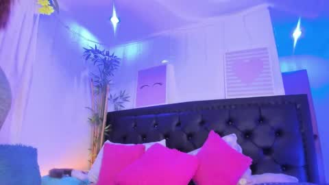 Snapshot of lonely_shewolf chatting on 01-08-25, 07:03 Jennifer  online show from 01-08-25, 07:03