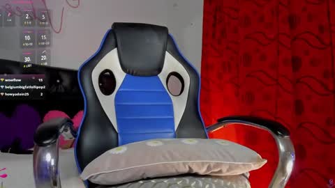 Snapshot of lonely_shewolf chatting on 02-08-25, 12:49 Jennifer  online show from 02-08-25, 12:49