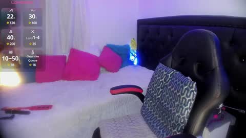 Snapshot of lonely_shewolf chatting on 02-25-25, 10:39 Jennifer  online show from 02-25-25, 10:39