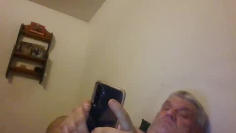 lonelytech72 online show from 02-01-25, 07:26