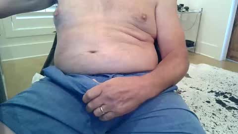 JustaGuyinMS online show from 10-16-25, 04:08