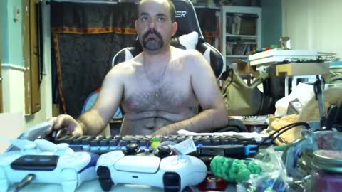 Snapshot of longandcut99 chatting on 07-10-26, 05:59 longandcut99 online show from 07-10-26, 05:59