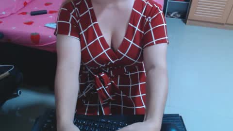 Snapshot of longasiansausage chatting on 10-15-25, 03:23 TOPwithEXTRABiG online show from 10-15-25, 03:23