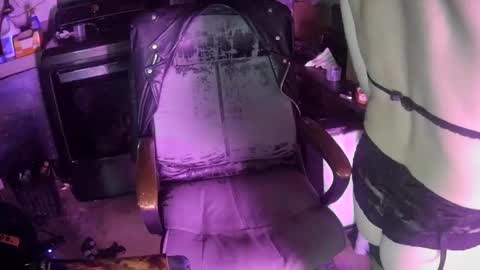 Snapshot of longbeachcd69 chatting on 10-09-25, 08:12 longbeachcd69 online show from 10-09-25, 08:12