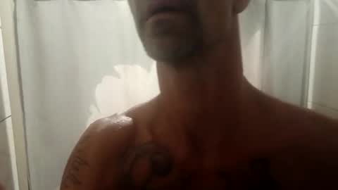 longdonglouie47 online show from 09-10-25, 08:47