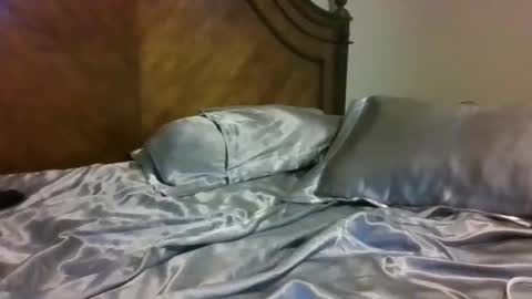 Snapshot of longdsmeag chatting on 11-08-25, 03:18 longdsmeag online show from 11-08-25, 03:18