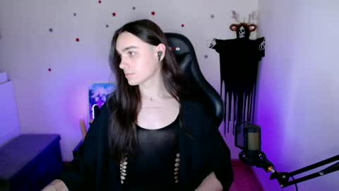 Snapshot of longhairbott chatting on 07-03-26, 05:41 Alex online show from 07-03-26, 05:41