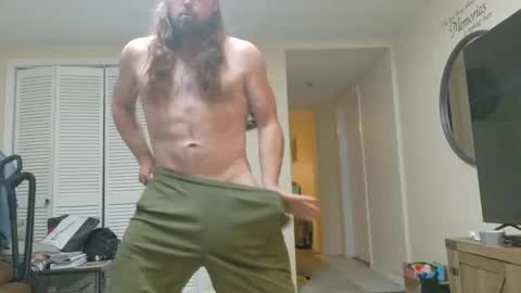 Snapshot of longhairedfreak1921 chatting on 09-21-25, 05:47 longhairedfreak1921 online show from 09-21-25, 05:47