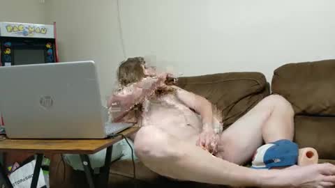 Snapshot of longhairedfreak1921 chatting on 10-21-25, 06:08 longhairedfreak1921 online show from 10-21-25, 06:08