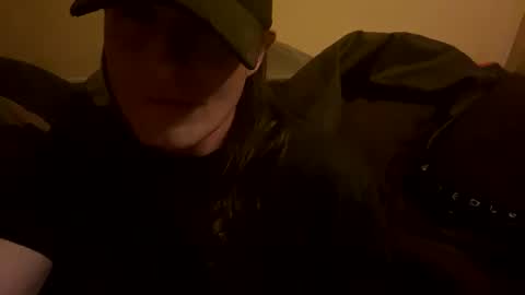 Snapshot of longhotlegs chatting on 10-10-25, 01:21 Nobody online show from 10-10-25, 01:21