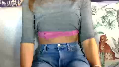 Snapshot of longlegstammy chatting on 10-19-25, 08:09 Cutenurse91 online show from 10-19-25, 08:09