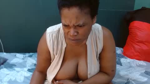 Snapshot of longlip30 chatting on 02-20-26, 06:26 Longlip30 online show from 02-20-26, 06:26