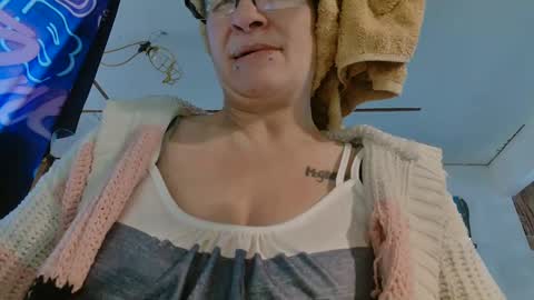 Londoncashmere69  online show from 03-04-25, 03:48