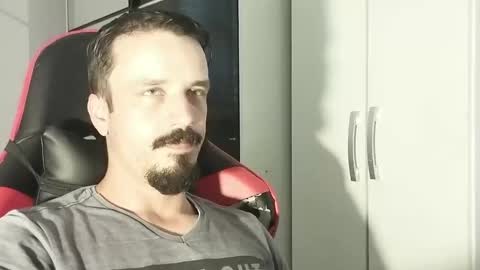 Lucas online show from 01-01-25, 03:46