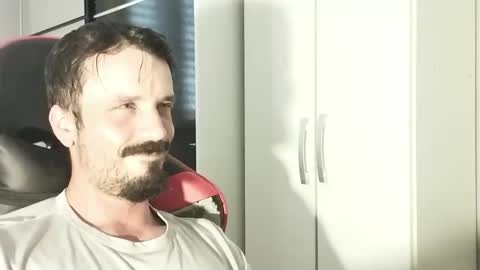 Lucas online show from 02-05-25, 01:11