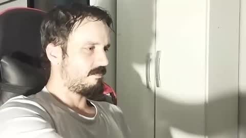 Lucas online show from 02-17-25, 03:31