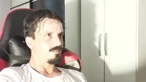 Lucas online show from 02-21-25, 05:53