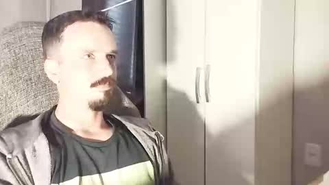 Lucas online show from 10-07-25, 01:52