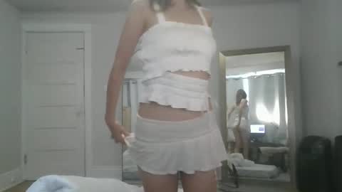 Elanor online show from 10-28-25, 06:10