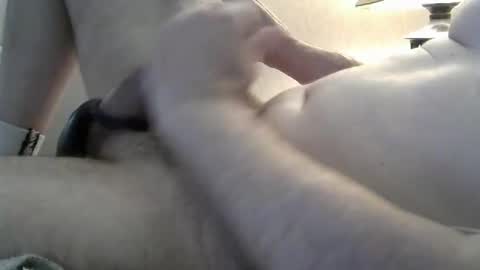 Snapshot of lookingforfun2001 chatting on 05-20-26, 05:35 Micheal online show from 05-20-26, 05:35