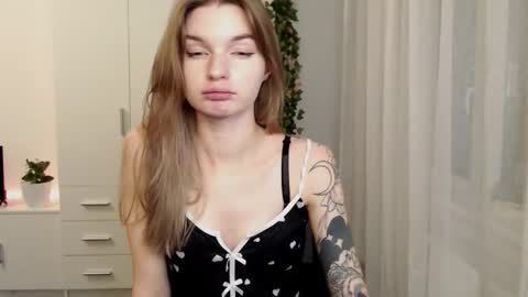 Luna online show from 11-08-25, 02:17